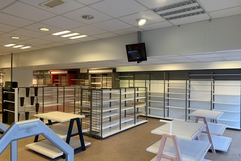 WinkelruimteaanRaadhuisplein 25 - 27<br/> inRozenburg