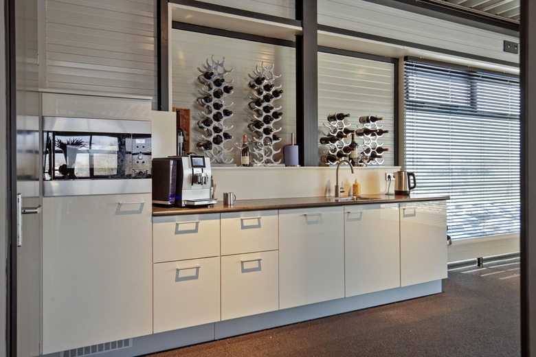 Bedrijfsruimteaan's-Gravenweg 332<br/> inNieuwerkerk aan den IJssel