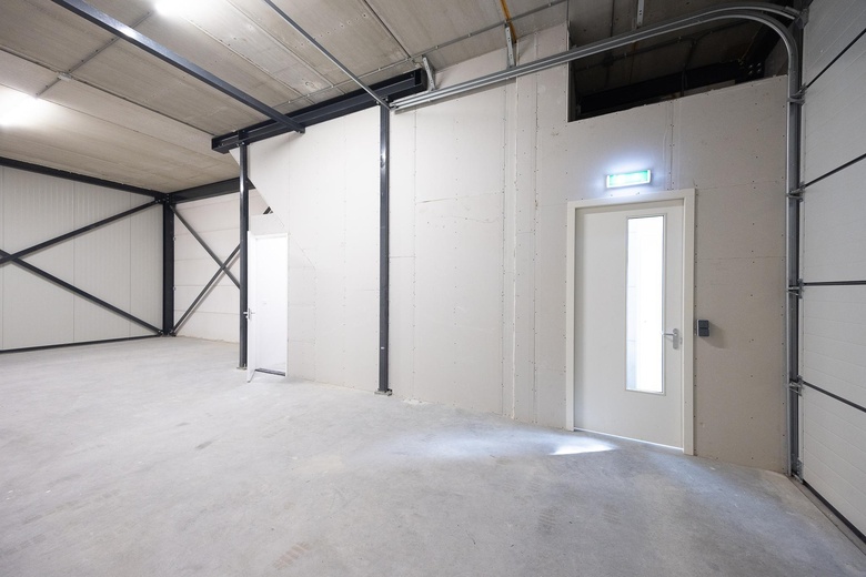 BedrijfsruimteaanKabelweg 45<br/> inRoelofarendsveen BedrijfsruimteaanKabelweg 45<br/> inRoelofarendsveen