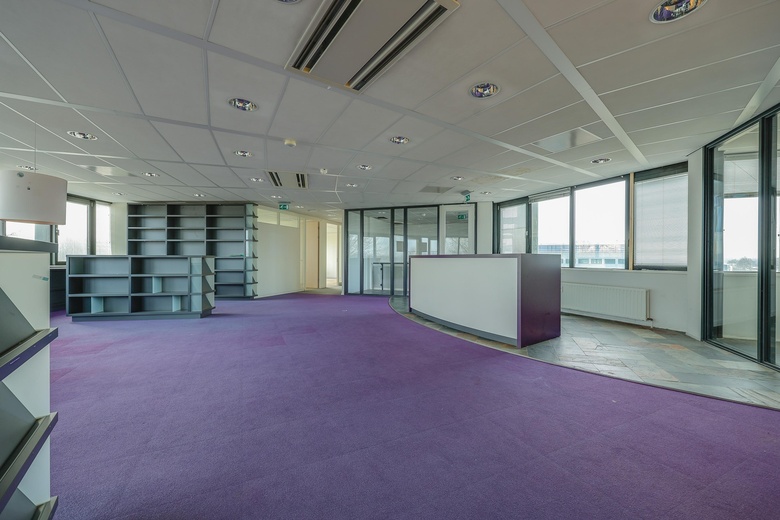 BedrijfsruimteaanVersterkerstraat 4<br/> inAlmere