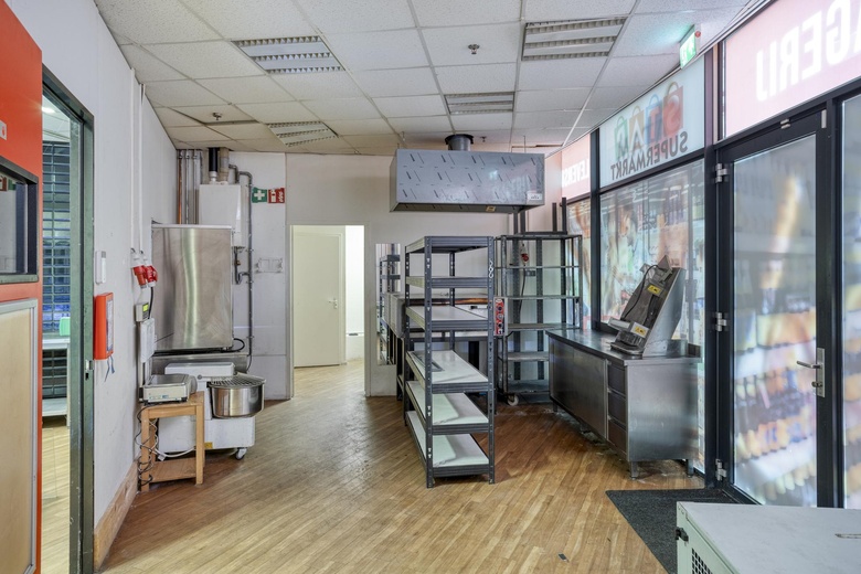 WinkelruimteaanUitslagsweg 93 3<br/> inHengelo WinkelruimteaanUitslagsweg 93 3<br/> inHengelo