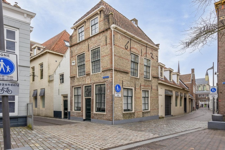 Bekijk foto 1 van Rijfelstraat 1 Bekijk foto 1 van Rijfelstraat 1