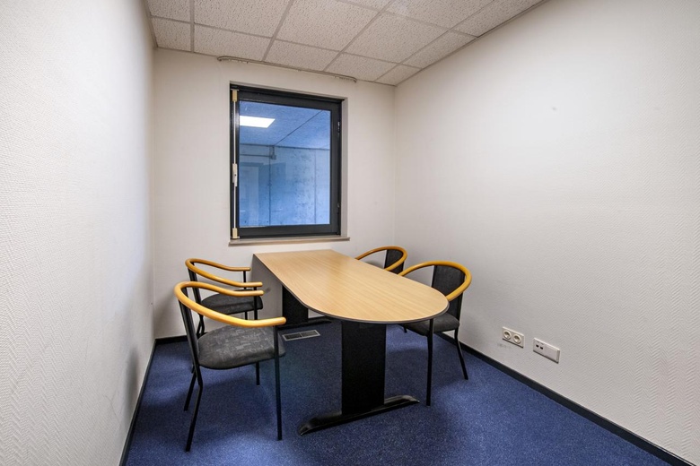 KantoorruimteaanDahliastraat 94<br/> inBergen op Zoom KantoorruimteaanDahliastraat 94<br/> inBergen op Zoom