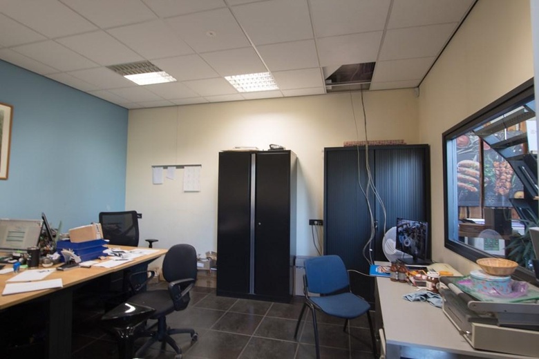 BedrijfsruimteaanPolenweg 24<br/> inTerneuzen BedrijfsruimteaanPolenweg 24<br/> inTerneuzen