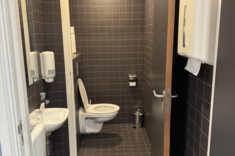 KantoorruimteaanKarel Doormanweg 9 E<br/> inSchiedam