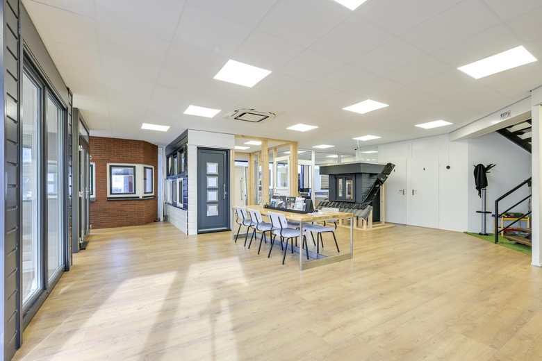 BedrijfsruimteaanWilgenkade 1<br/> inHouten