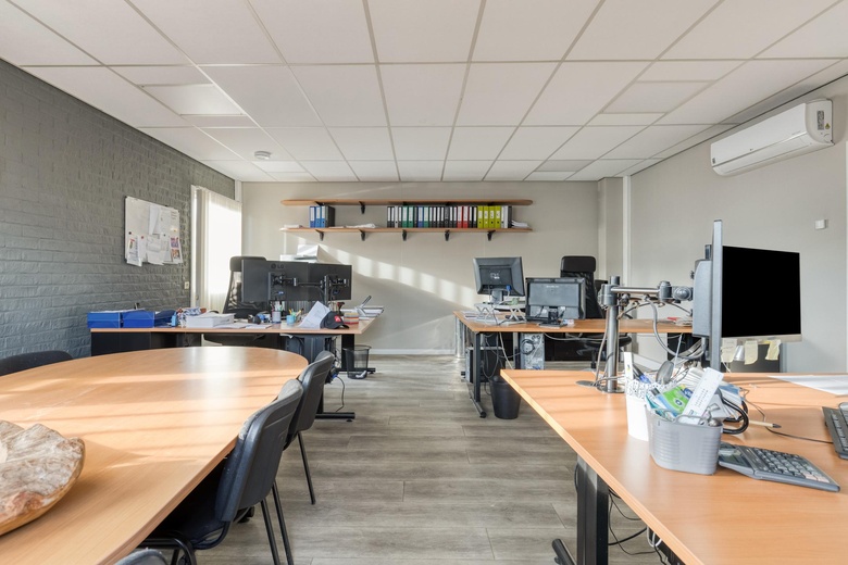 BedrijfsruimteaanCanadabaan 7 l<br/> inNistelrode