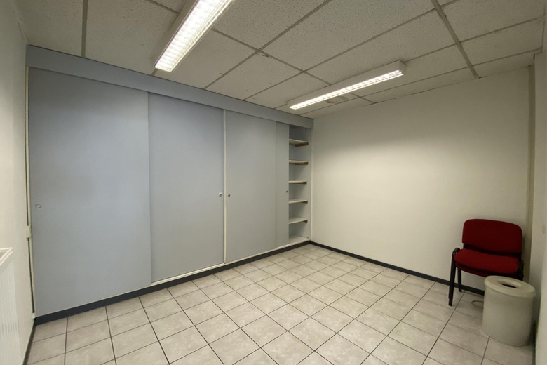 WinkelruimteaanMolensingel 1<br/> inMaastricht WinkelruimteaanMolensingel 1<br/> inMaastricht