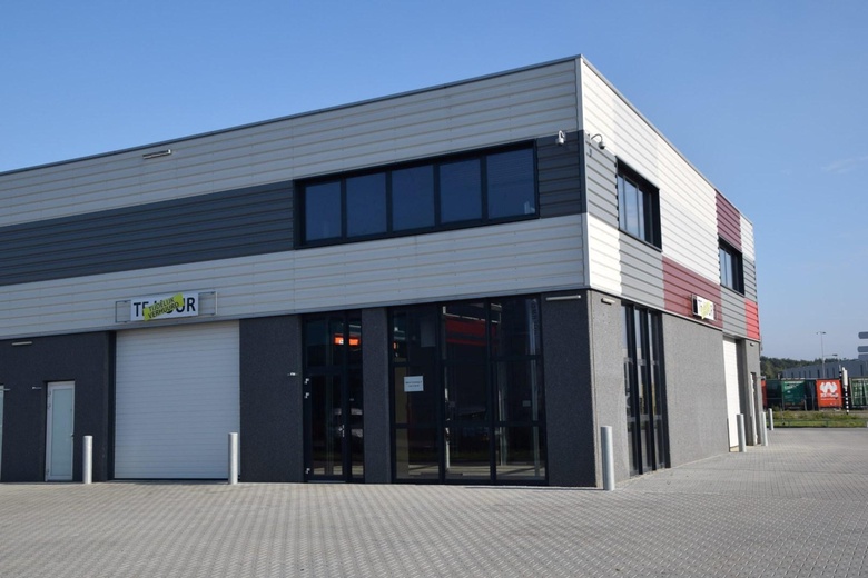 BedrijfsruimteaanMarie Curieweg 3 J<br/> inRoermond BedrijfsruimteaanMarie Curieweg 3 J<br/> inRoermond