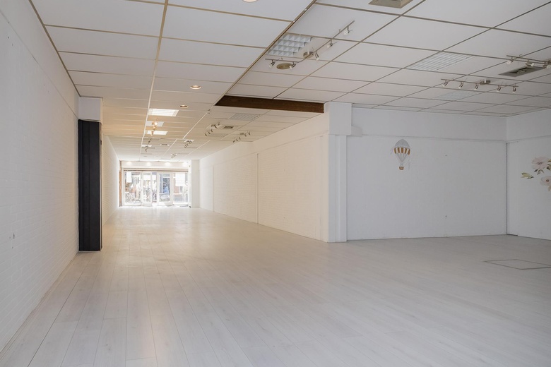 WinkelruimteaanHoofdstraat 243<br/> inSassenheim