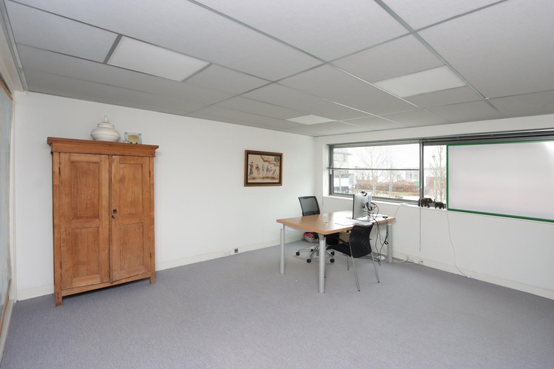 BedrijfsruimteaanDe Huchtstraat 14<br/> inAlmere BedrijfsruimteaanDe Huchtstraat 14<br/> inAlmere