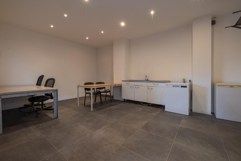 BedrijfsruimteaanFlevolaan 38<br/> inWeesp BedrijfsruimteaanFlevolaan 38<br/> inWeesp