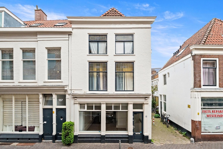 Bekijk foto Bedrijfsruimte aan de Westeinde 155 in Den Haag