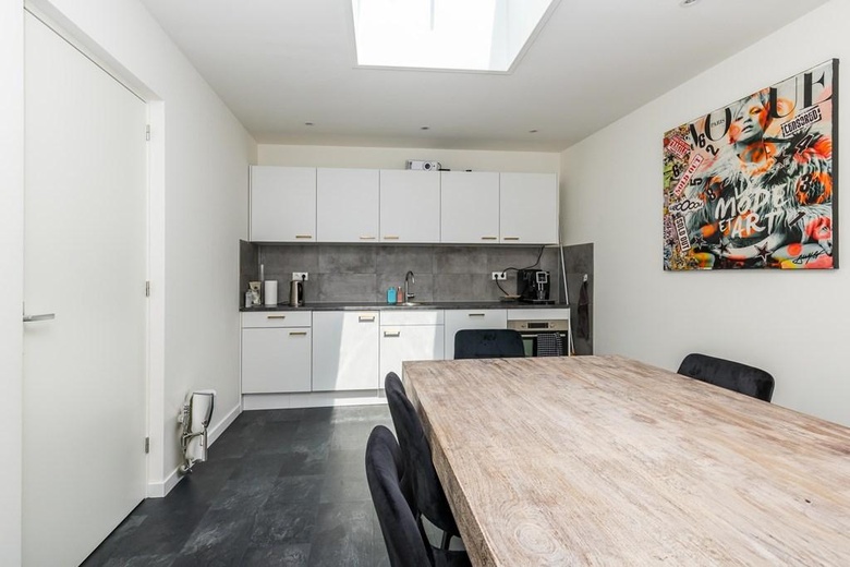 WinkelruimteaanBergse Dorpsstraat 71<br/> inRotterdam WinkelruimteaanBergse Dorpsstraat 71<br/> inRotterdam