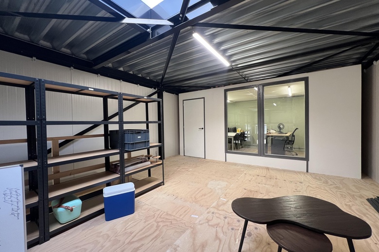 BedrijfsruimteaanNatuursteenweg 12 C<br/> inHendrik-Ido-Ambacht