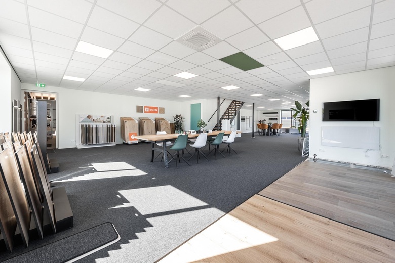 BedrijfsruimteaanDwarsvaartweg 6<br/> inLelystad BedrijfsruimteaanDwarsvaartweg 6<br/> inLelystad