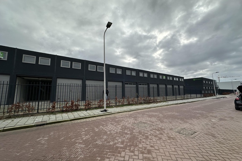 BedrijfsruimteaanTitaniumweg 182<br/> inAlphen aan den Rijn BedrijfsruimteaanTitaniumweg 182<br/> inAlphen aan den Rijn