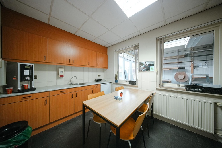 BedrijfsruimteaanBreedijk 19<br/> inHelmond BedrijfsruimteaanBreedijk 19<br/> inHelmond