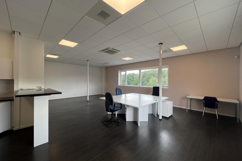 KantoorruimteaanLindtsedijk 88 A<br/> inZwijndrecht KantoorruimteaanLindtsedijk 88 A<br/> inZwijndrecht