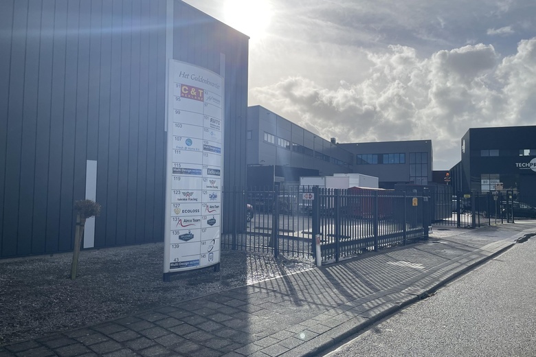 BedrijfsruimteaanPesetaweg 105<br/> inNieuw-Vennep