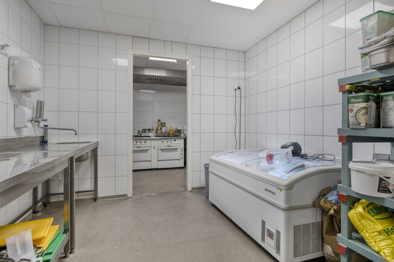 WinkelruimteaanZonstraat 34<br/> inEnschede WinkelruimteaanZonstraat 34<br/> inEnschede