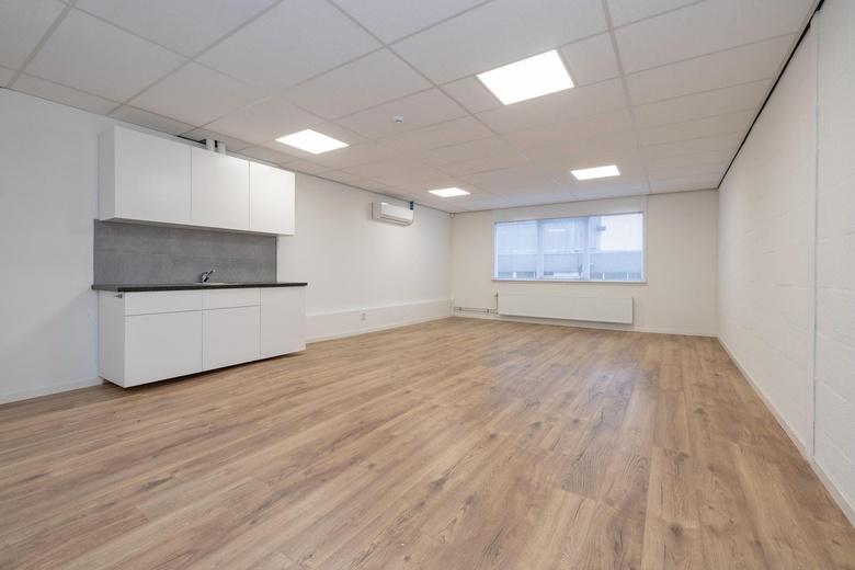 BedrijfsruimteaanFlevolaan 54 a<br/> inWeesp