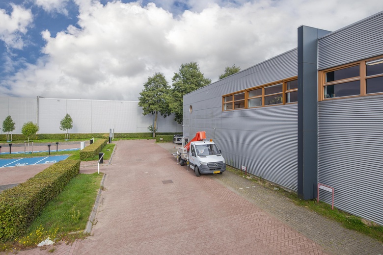 BedrijfsruimteaanDelta 38<br/> inArnhem BedrijfsruimteaanDelta 38<br/> inArnhem