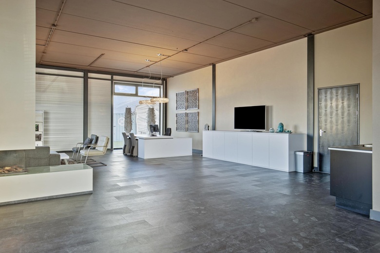 Bedrijfsruimteaan's-Gravenweg 332<br/> inNieuwerkerk aan den IJssel