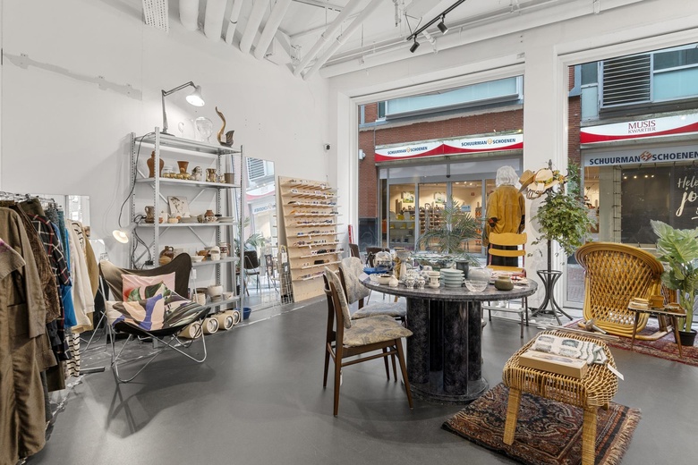 WinkelruimteaanDwingelstraat 8<br/> inArnhem WinkelruimteaanDwingelstraat 8<br/> inArnhem
