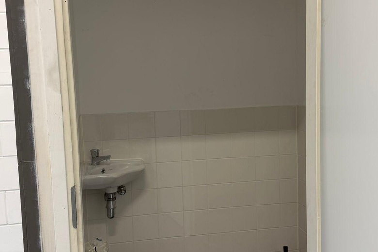 BedrijfsruimteaanC. Verolmelaan 221<br/> inUithoorn