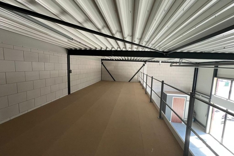 BedrijfsruimteaanLiberatorstraat 6 c<br/> inSteenbergen BedrijfsruimteaanLiberatorstraat 6 c<br/> inSteenbergen
