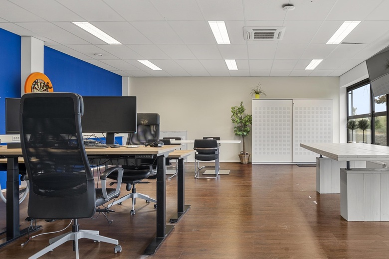 BedrijfsruimteaanExa 10<br/> inZevenaar