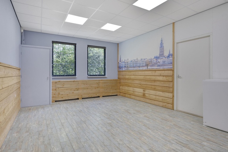 BedrijfsruimteaanLage Weide 25<br/> inWarnsveld BedrijfsruimteaanLage Weide 25<br/> inWarnsveld