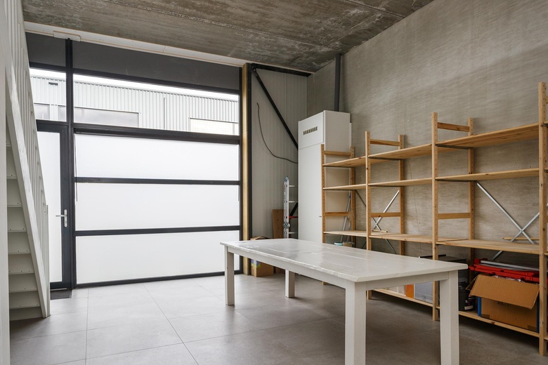 BedrijfsruimteaanLange Schaft 30 h<br/> inHouten