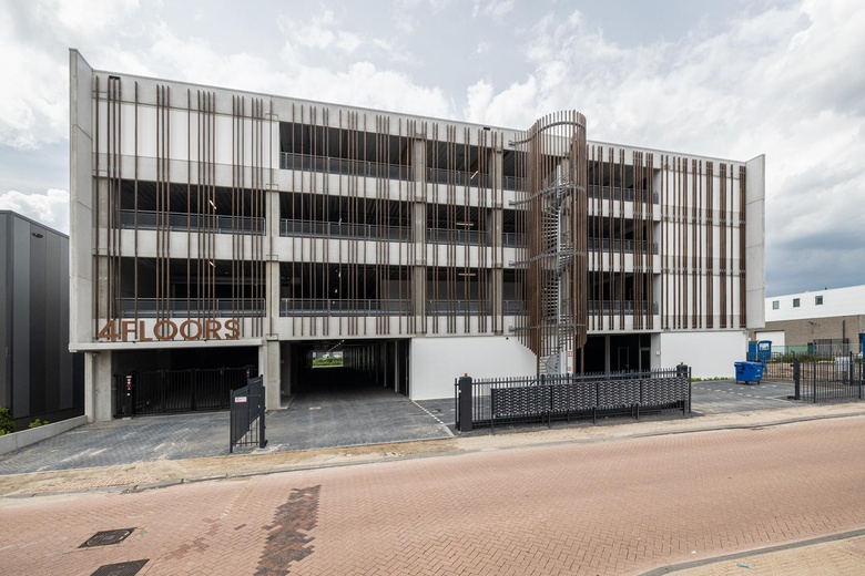 BedrijfsruimteaanIndustrieweg 69 99<br/> inBerkel en Rodenrijs