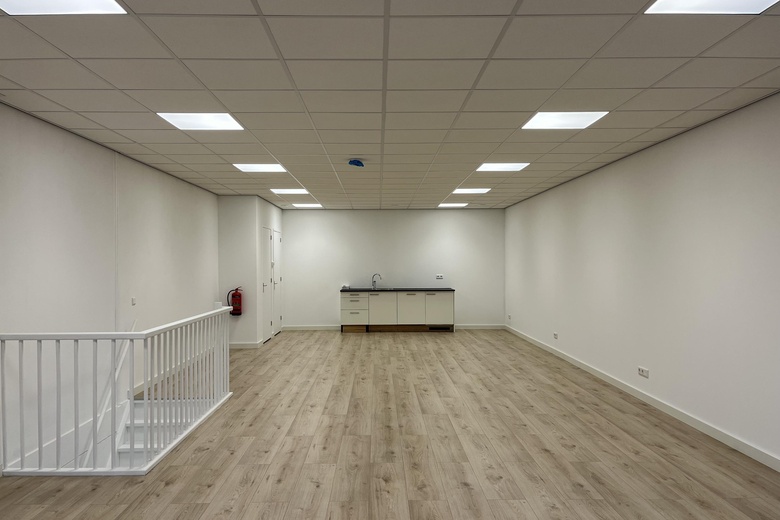 BedrijfsruimteaanDijnselburgerlaan 3 B 4<br/> inZeist