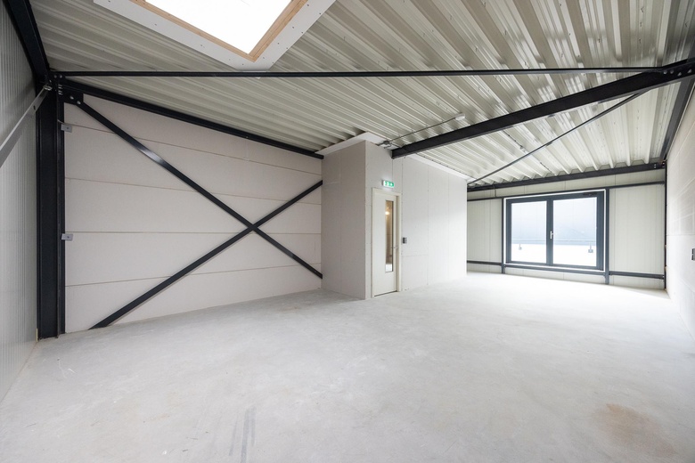 BedrijfsruimteaanKabelweg 45<br/> inRoelofarendsveen BedrijfsruimteaanKabelweg 45<br/> inRoelofarendsveen