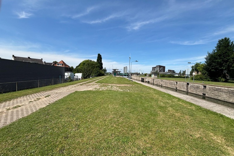 BedrijfsruimteaanFinsestraat 1<br/> inDeventer BedrijfsruimteaanFinsestraat 1<br/> inDeventer