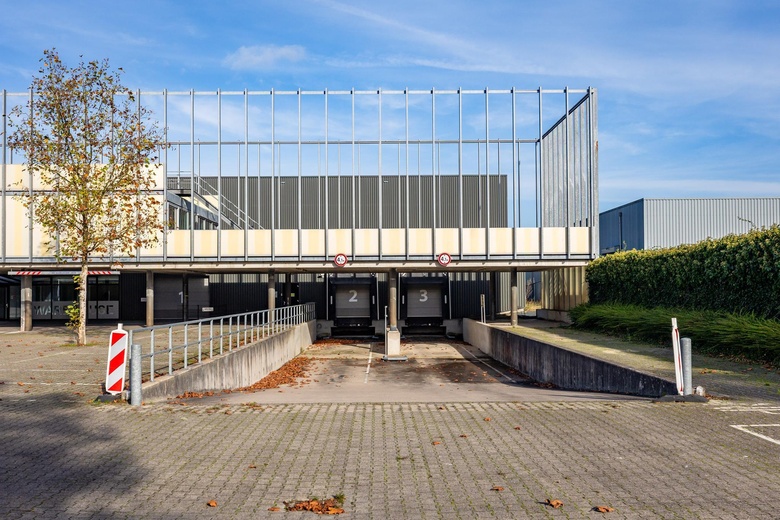 BedrijfsruimteaanTweelingenlaan 17<br/> inApeldoorn BedrijfsruimteaanTweelingenlaan 17<br/> inApeldoorn