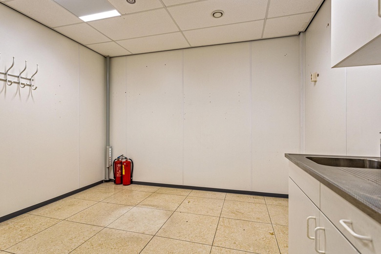 WinkelruimteaanVeldhoflanden 11 - 12<br/> inEnschede WinkelruimteaanVeldhoflanden 11 - 12<br/> inEnschede