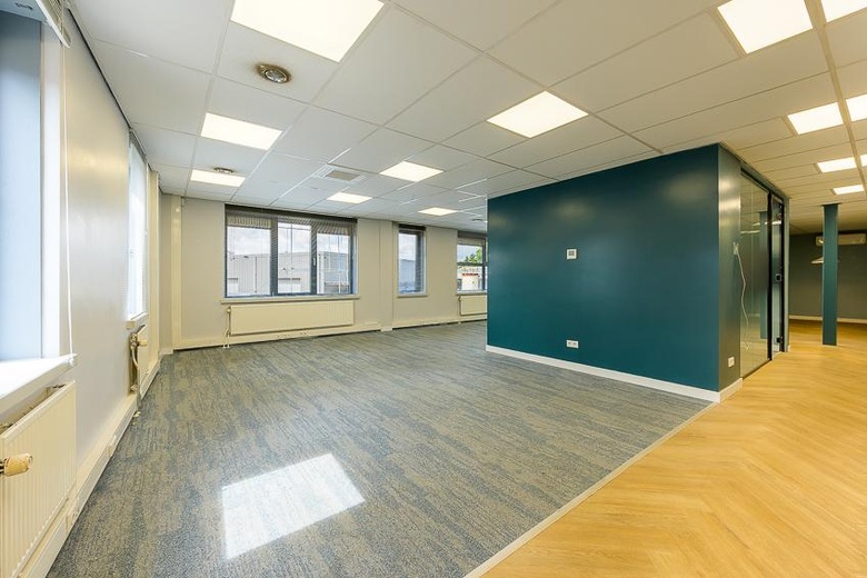 BedrijfsruimteaanDriemanssteeweg 52<br/> inRotterdam BedrijfsruimteaanDriemanssteeweg 52<br/> inRotterdam