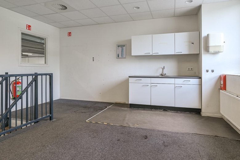 BedrijfsruimteaanHaarlemmerstraatweg 105<br/> inHalfweg