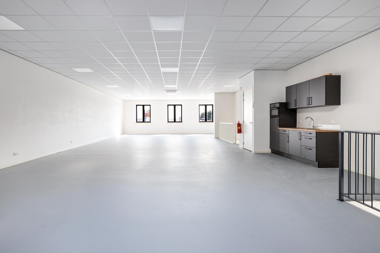 BedrijfsruimteaanAmperestraat 26 a<br/> inNieuwveen BedrijfsruimteaanAmperestraat 26 a<br/> inNieuwveen