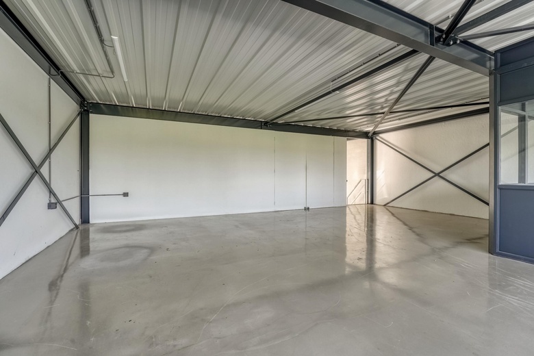 BedrijfsruimteaanMadame Curiestraat 1 a<br/> inSassenheim BedrijfsruimteaanMadame Curiestraat 1 a<br/> inSassenheim