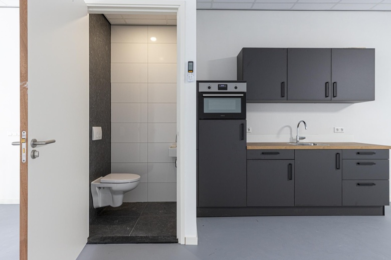 BedrijfsruimteaanAmperestraat 26 a<br/> inNieuwveen BedrijfsruimteaanAmperestraat 26 a<br/> inNieuwveen