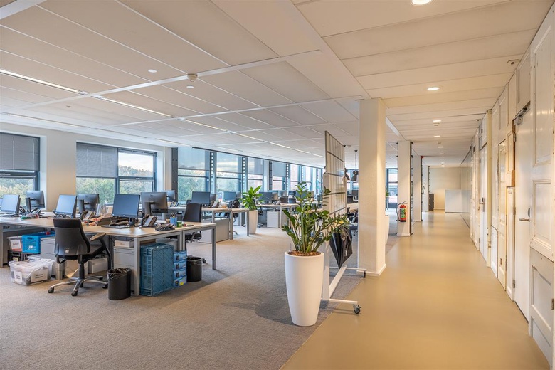 KantoorruimteaanKoos Postemalaan 8<br/> inHilversum