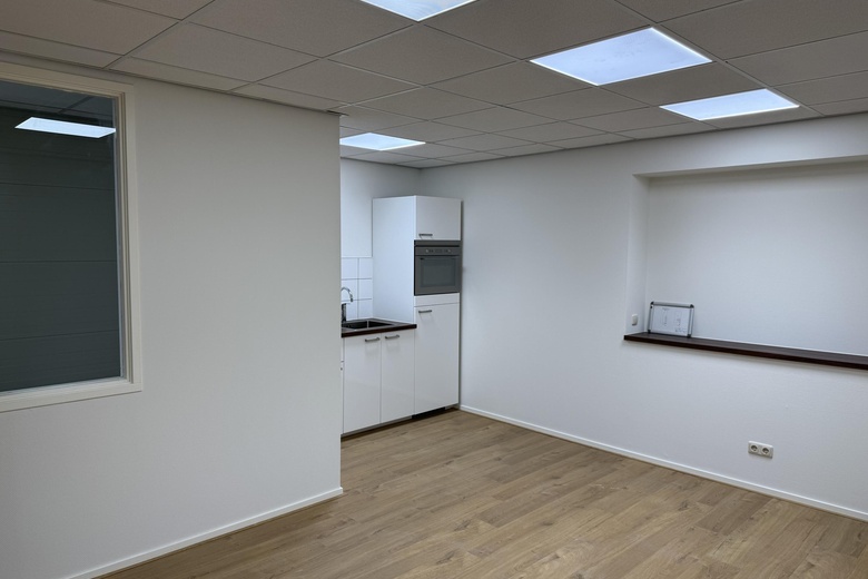 BedrijfsruimteaanZwolseweg 37<br/> inBarendrecht