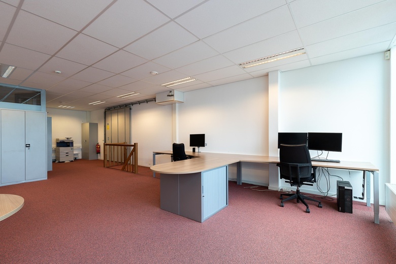 BedrijfsruimteaanPesetaweg 121<br/> inNieuw-Vennep