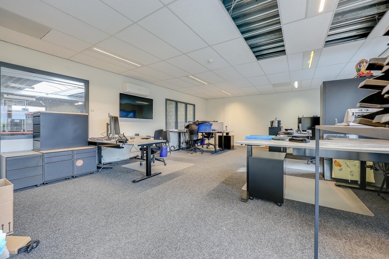 BedrijfsruimteaanAntennestraat 64<br/> inAlmere