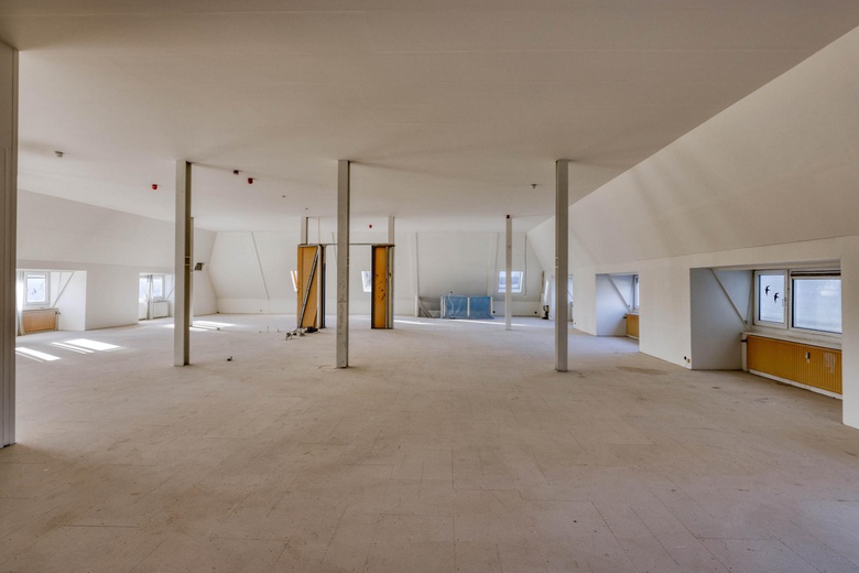 KantoorruimteaanHellingstraat 22<br/> inHuizen